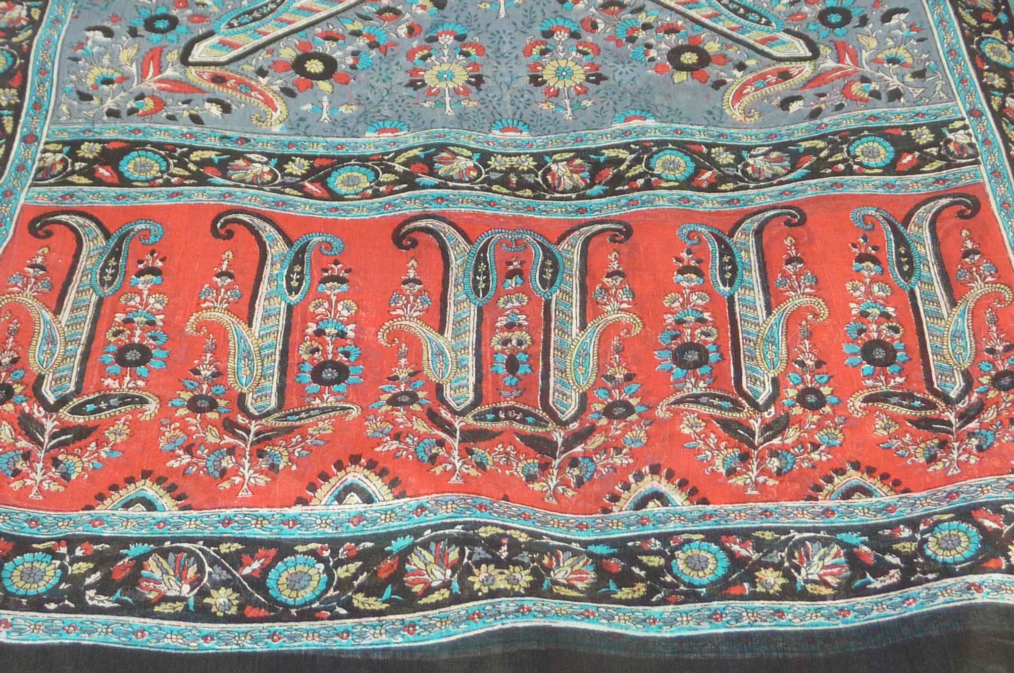 Tradizionale Sciarpa Longa di Seta Ringhat Black di Pashmina & Silk