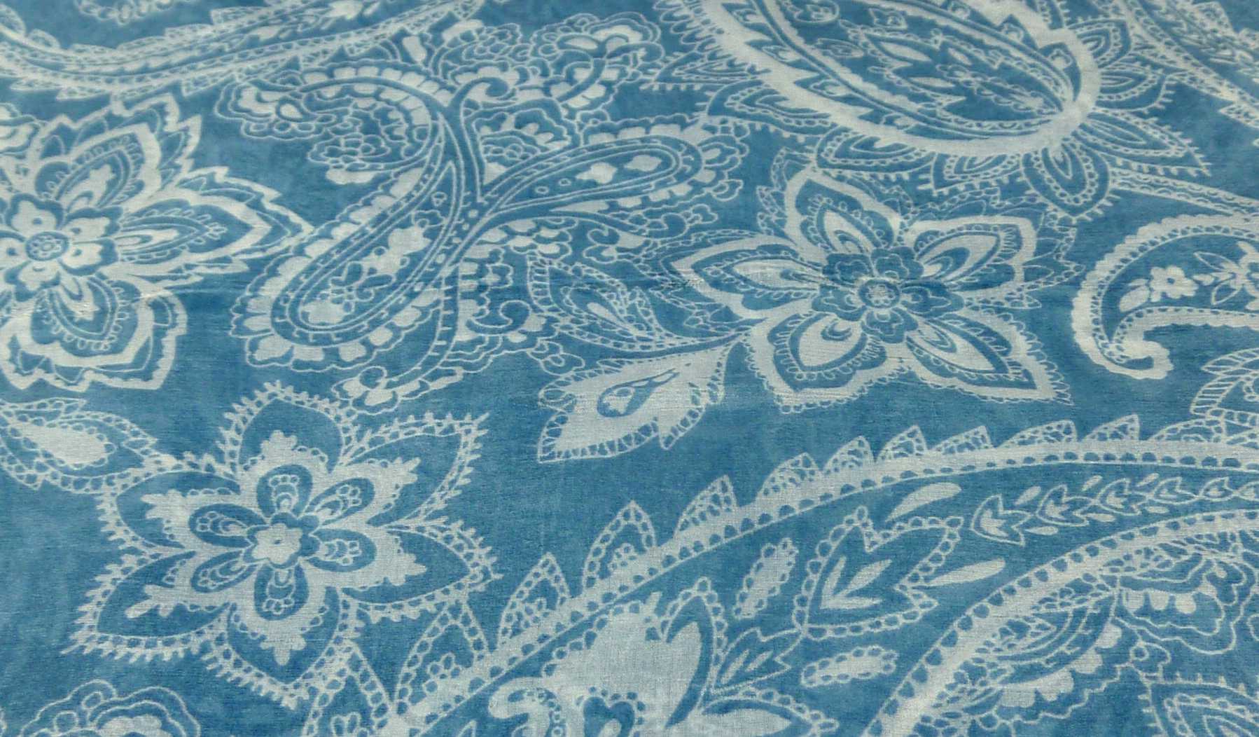 Sciarpa Quadrata Contemporary Seta di Gelso Kangri Charcoal da Pashmina & Silk