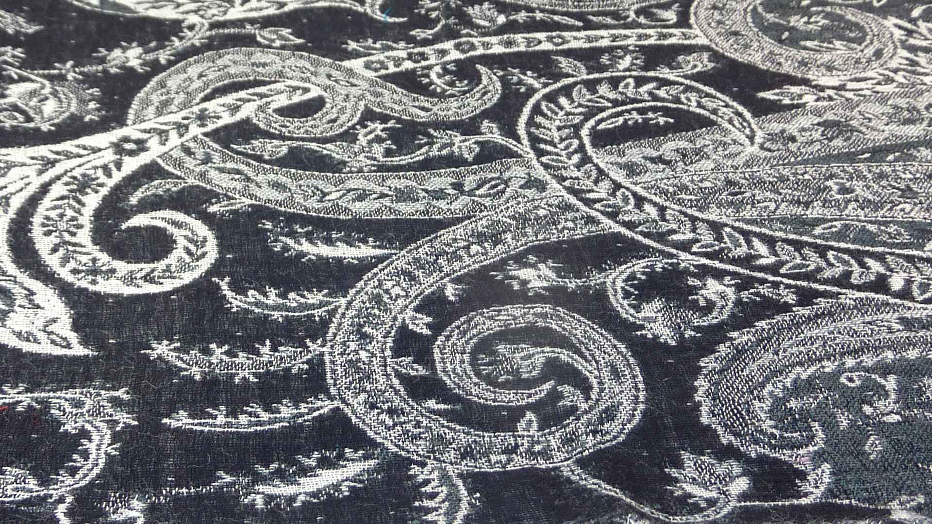 Muffler Scarf 5503 in Fine Pashmina Wool from the Heritage Range by Pashmina & Silk